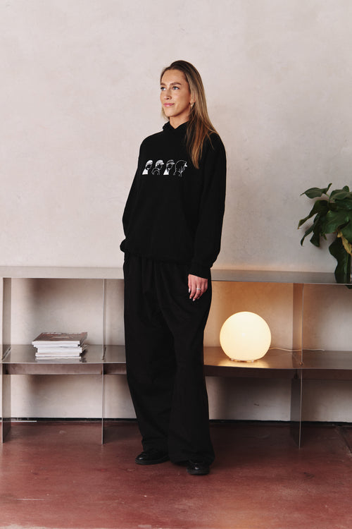 BLACK HOODIE