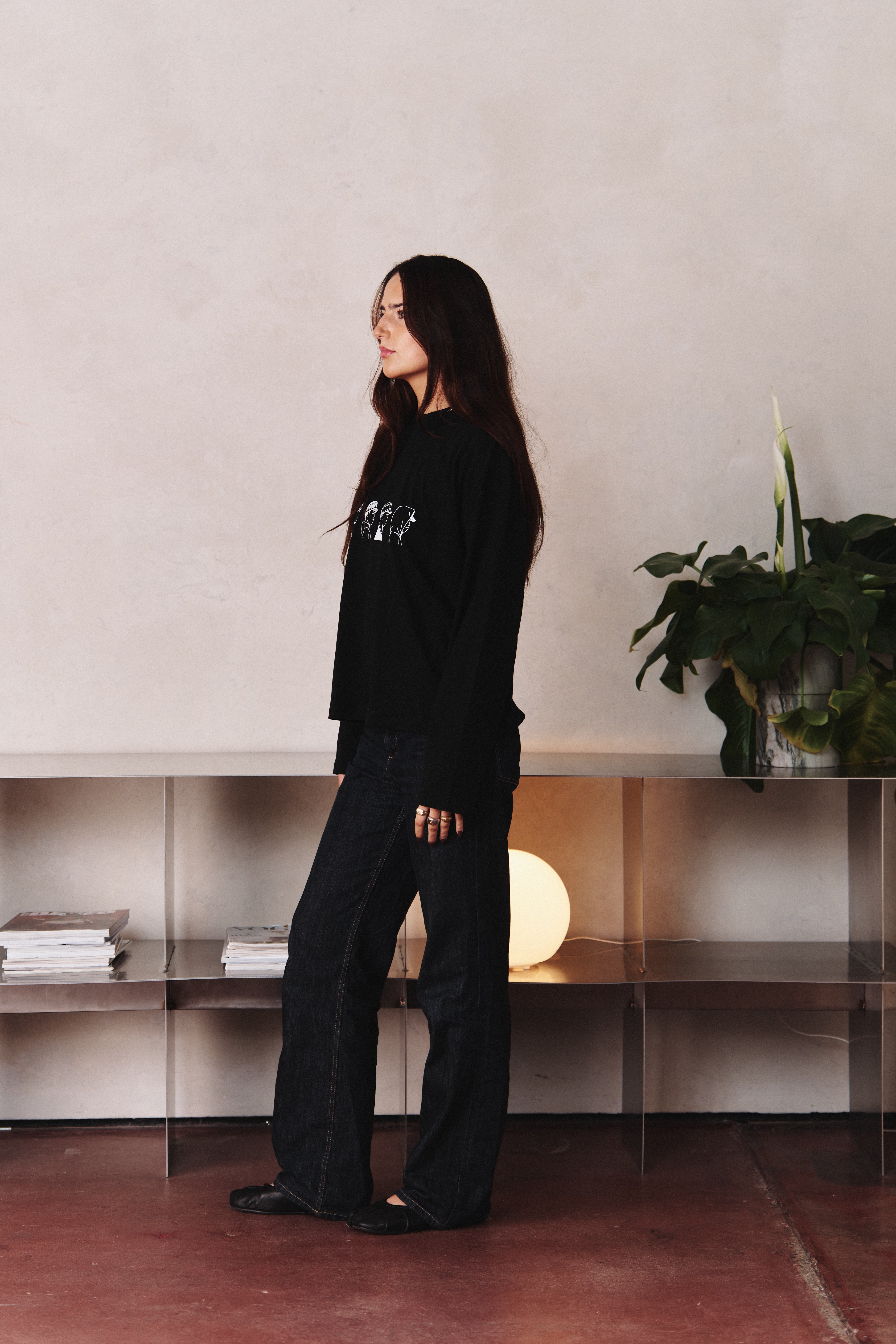 BLACK LS